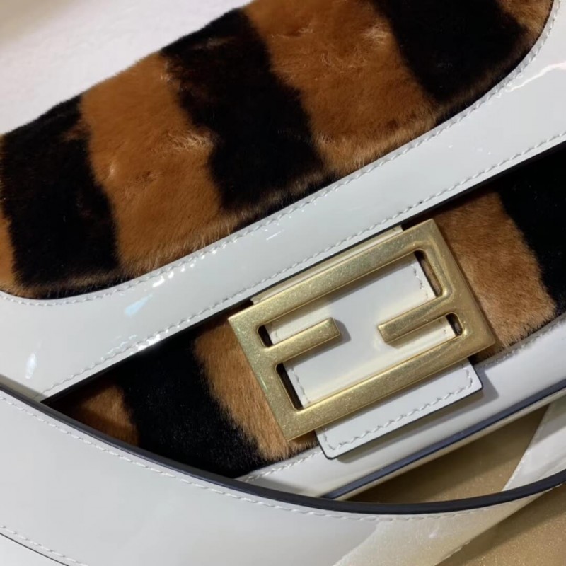 Fendi Patent Leather y Bolsauette Bolsauette de piel de oveja 8BR600-4