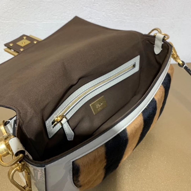Fendi Patent Leather y Bolsauette Bolsauette de piel de oveja 8BR600-5