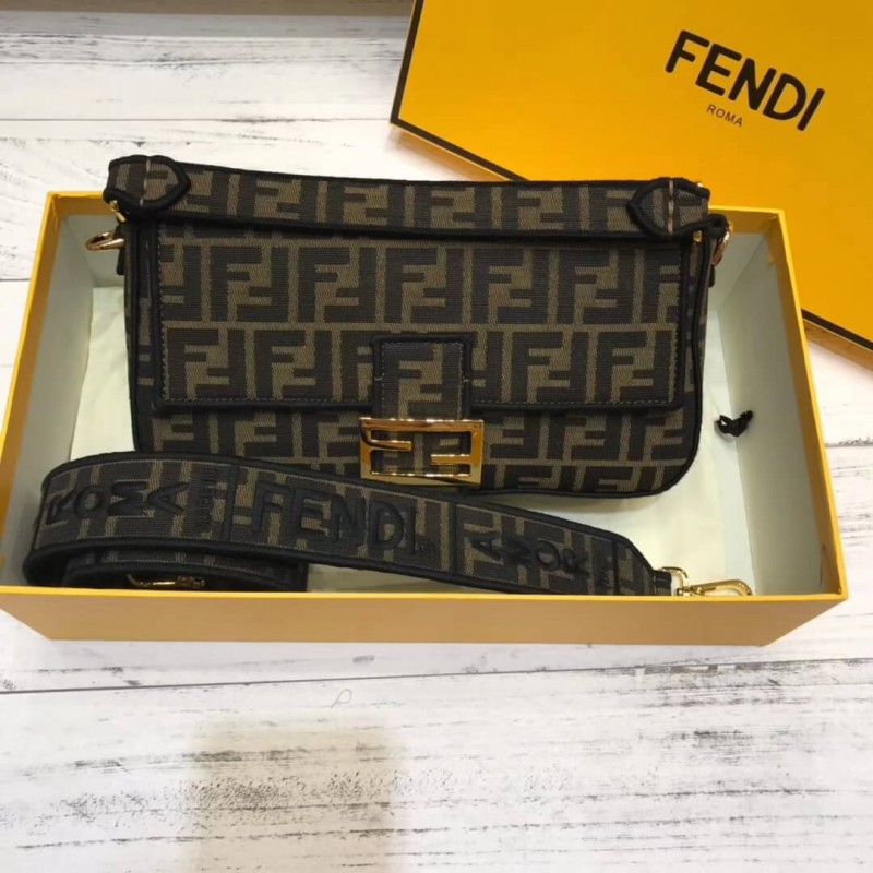 Fendi Brown Fabric Bolsauette Bolsa 8Br600-1