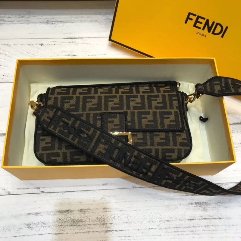 Fendi Brown Fabric Bolsauette Bolsa 8Br600-3
