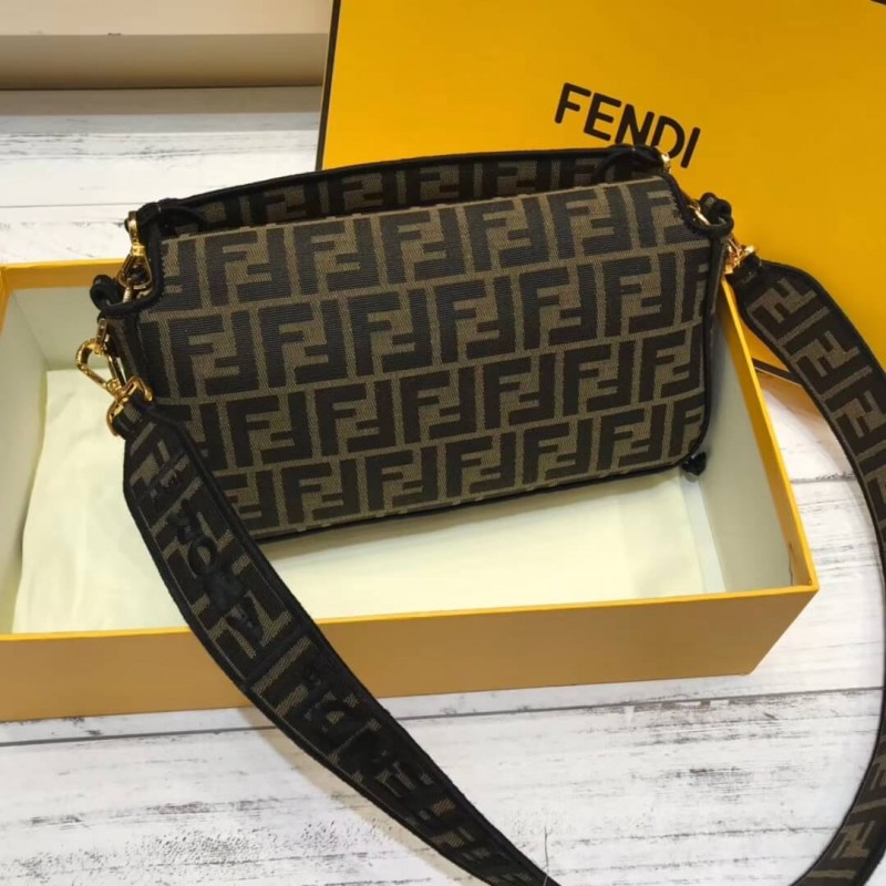 Fendi Brown Fabric Bolsauette Bolsa 8Br600-5