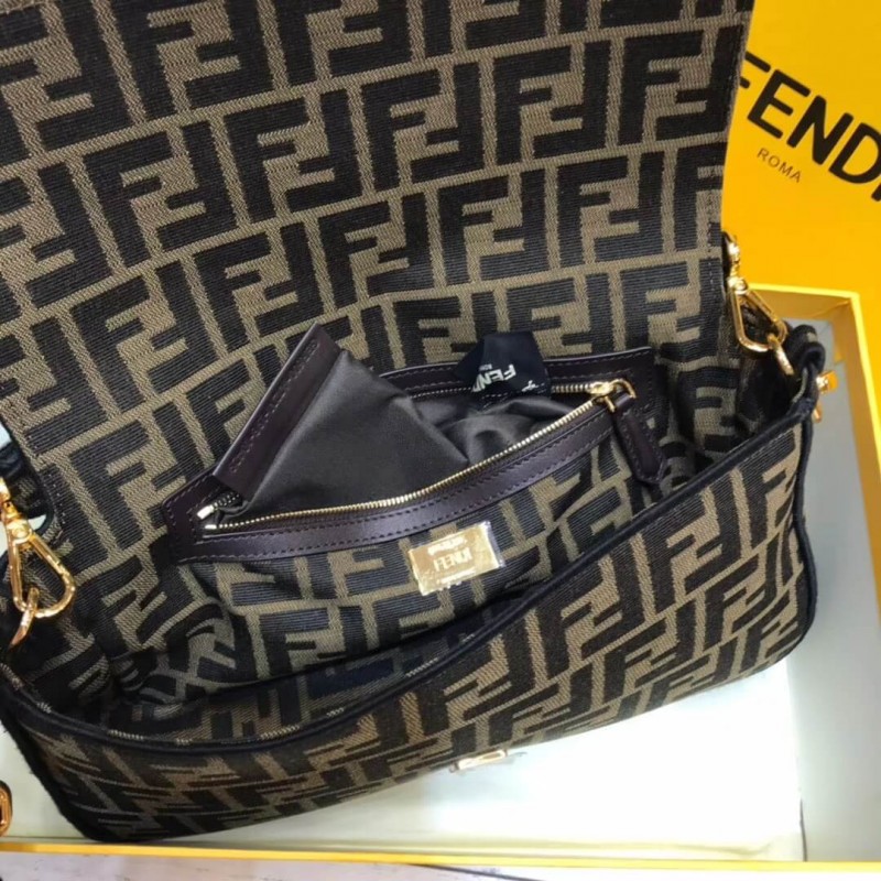 Fendi Brown Fabric Bolsauette Bolsa 8Br600-9