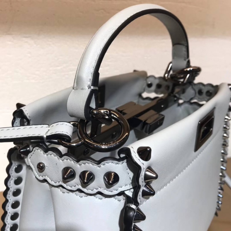 Fendi Peekaboo Mini con Micro Studs de metal 8bn244-4
