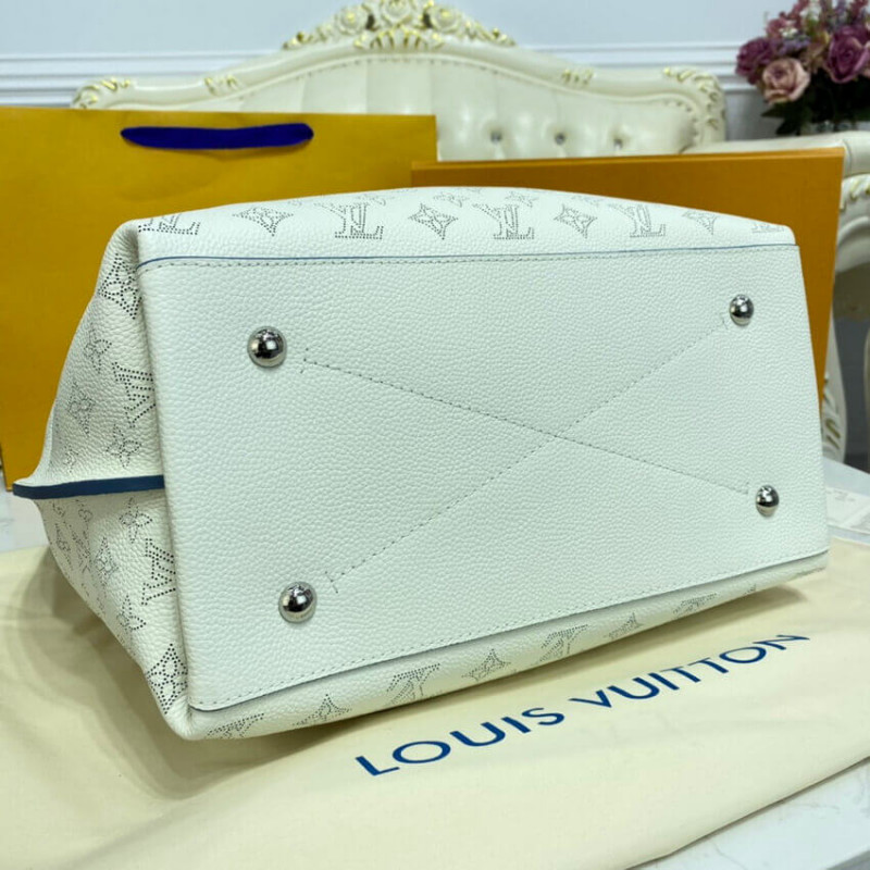 Louis Vuitton Carmel M53188 M52950-4
