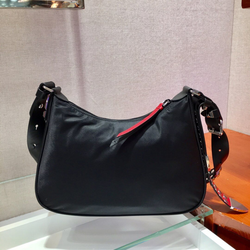Bolsa de vagabundo Prada Nylon con cuero y pernos 1BC087-2