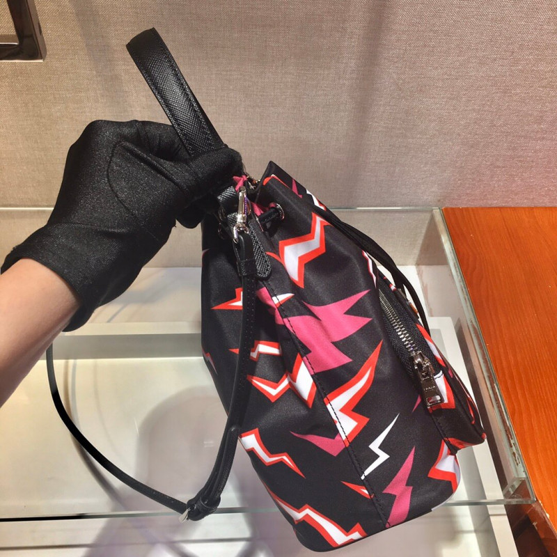 Bolsa de hombro de nylon de impresión Prada Lightning 1BH038-5
