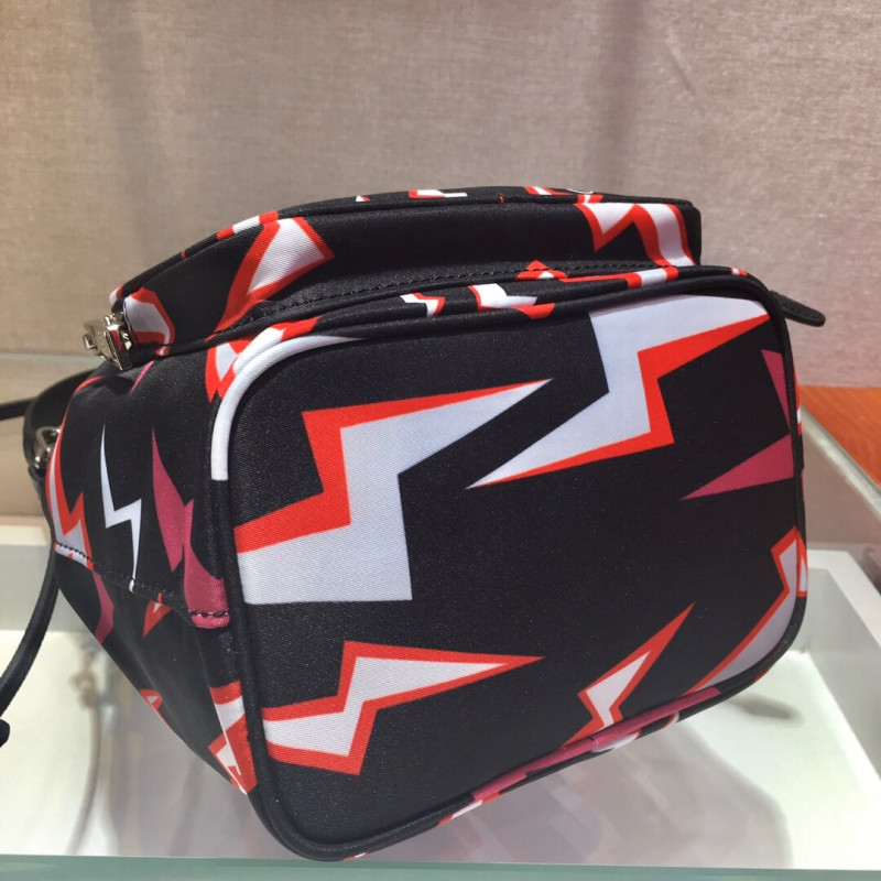 Bolsa de hombro de nylon de impresión Prada Lightning 1BH038-6