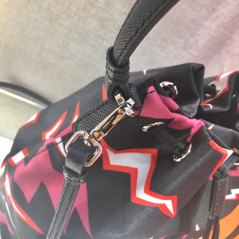 Bolsa de hombro de nylon de impresión Prada Lightning 1BH038-7