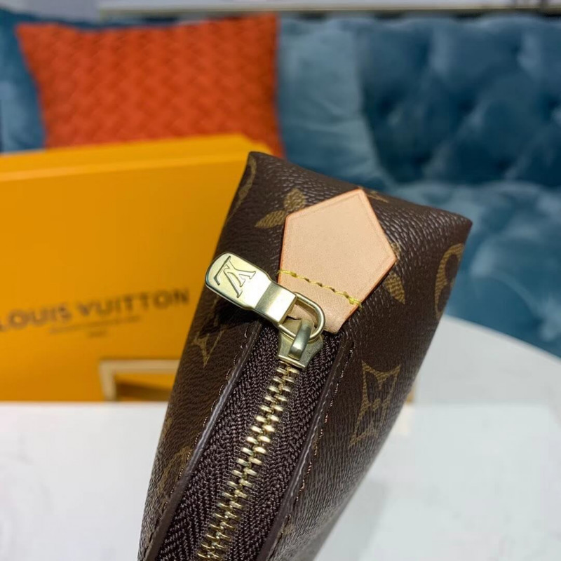 Louis Vuitton Monogram Canvas Cosmetic Pouch M47515-7