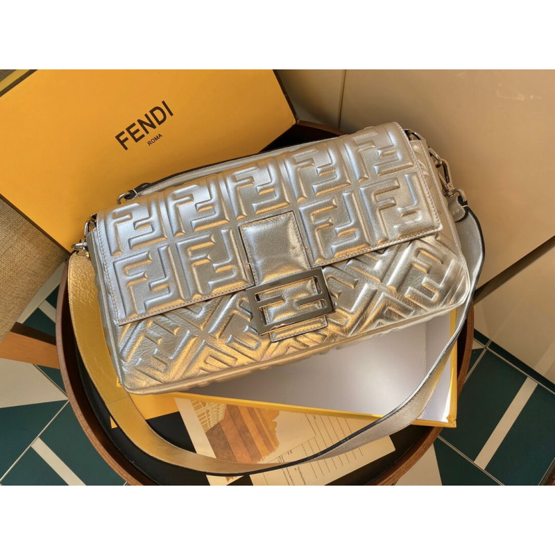 Fendi Bolsauette Silver Leather Bolsa 8Br60-1