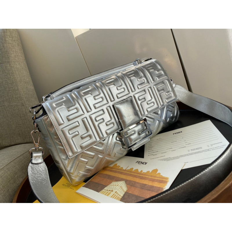 Fendi Bolsauette Silver Leather Bolsa 8Br60-3