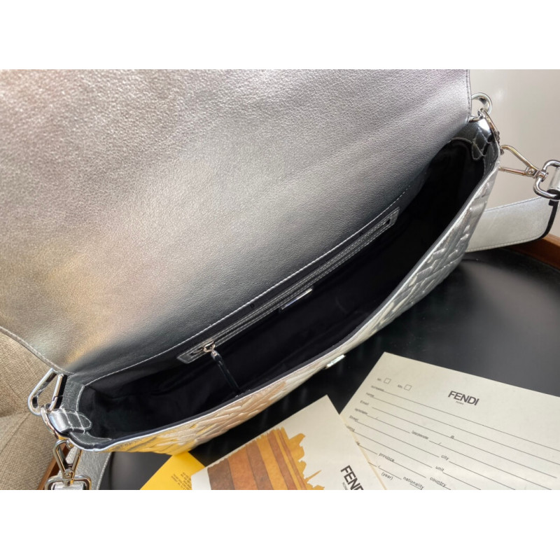 Fendi Bolsauette Silver Leather Bolsa 8Br60-7