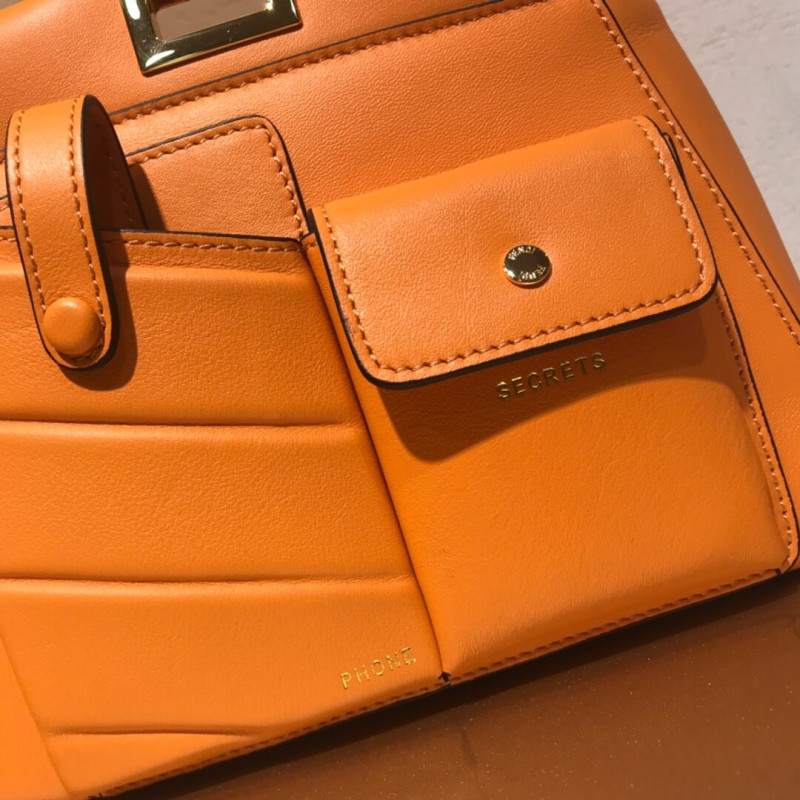 Fendi Peekaboo icónico mini de cuero 8bn311-4