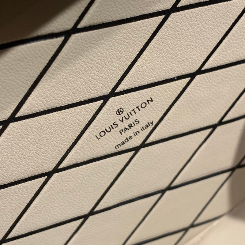 Louis Vuitton Petite Malle M53847-8