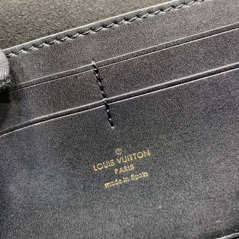 Louis Vuitton BumBolsa Dauphine M44586-9