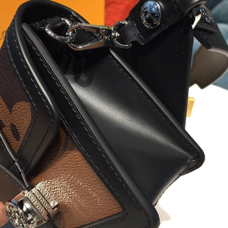 Louis Vuitton BumBolsa Dauphine M67696-5