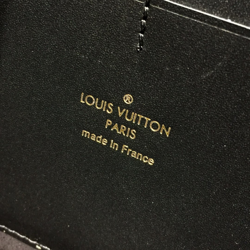 Louis Vuitton BumBolsa Dauphine M67696-7
