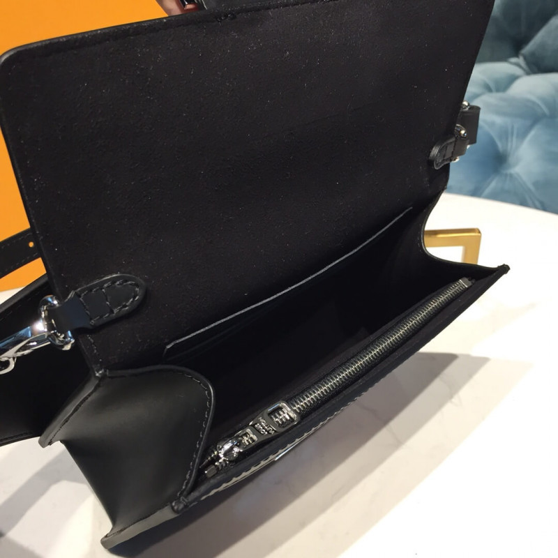 Louis Vuitton BumBolsa Dauphine M67696-9