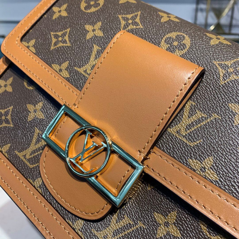 Louis Vuitton Dauphine MM M44392-4