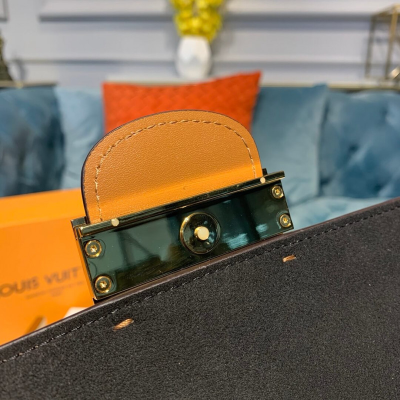 Louis Vuitton Dauphine MM M44392-6