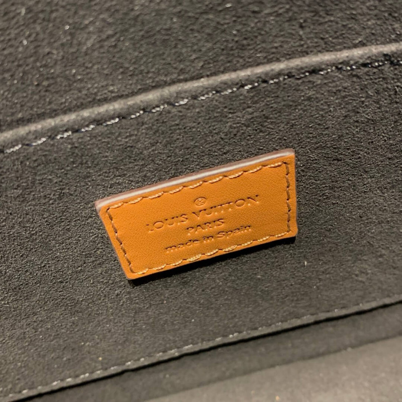 Louis Vuitton Dauphine MM M44392-7