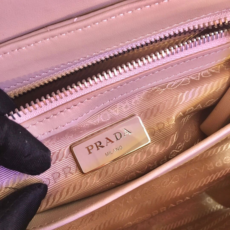 Bolsa de espectro de cuero Nappa de Prada 1BD231-9