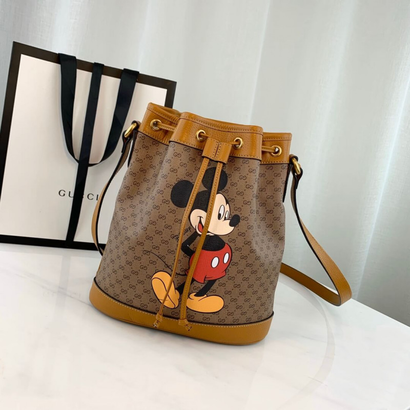 Disney x Gucci Bolsa de cubo pequeña 602691-1