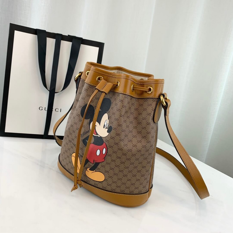 Disney x Gucci Bolsa de cubo pequeña 602691-3