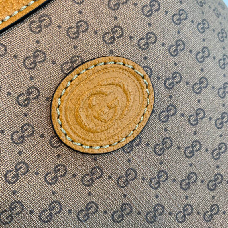 Disney x Gucci Bolsa de cubo pequeña 602691-7