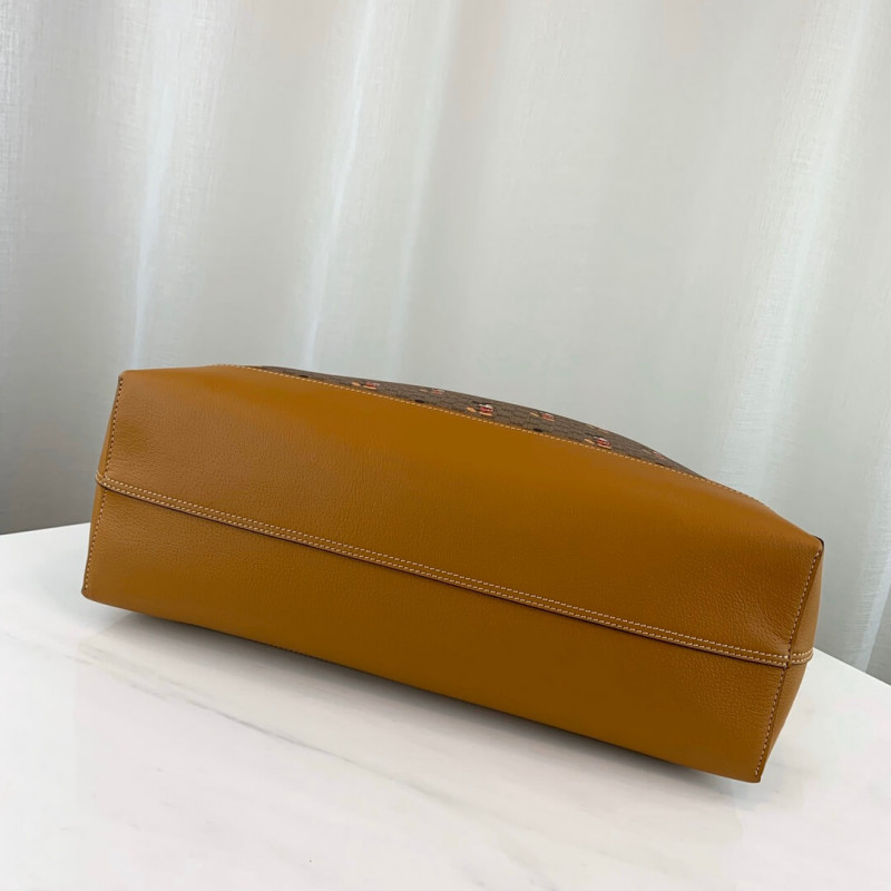 Disney X Gucci Medium Tote 547947-2
