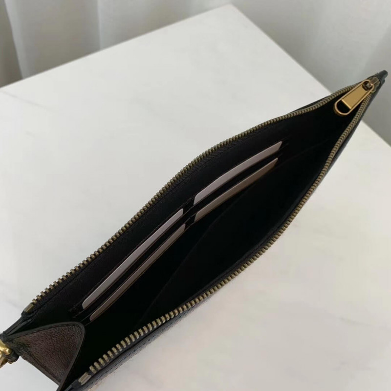 Gucci GG Wool Pouch 597627-8