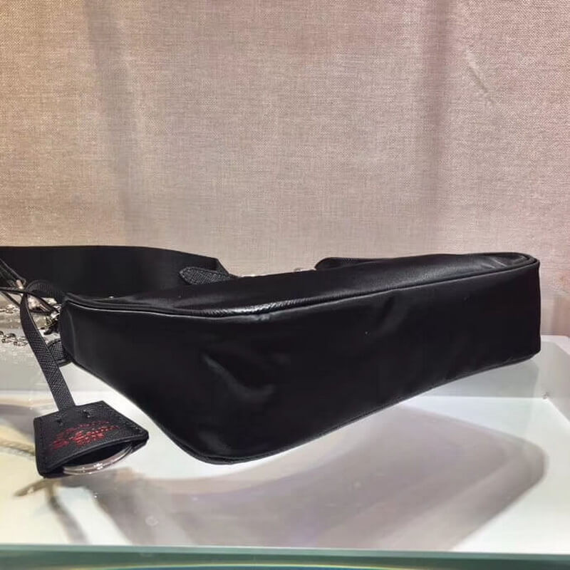 Bolsa Multi-Pochette de Nylon de reedición Prada 1BH204 Negro con logotipo rojo-11