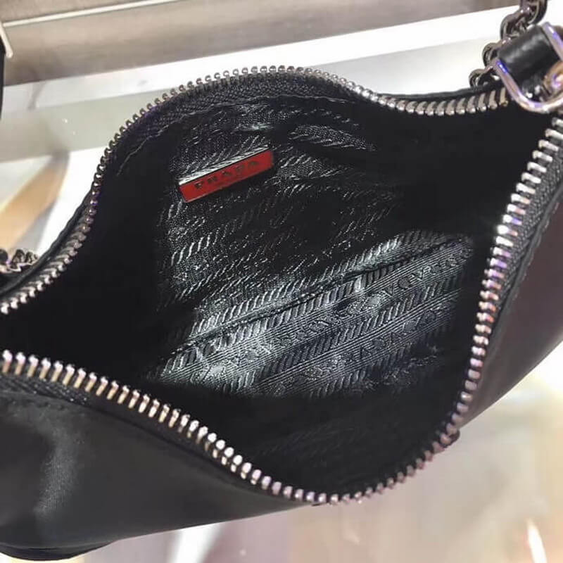 Bolsa Multi-Pochette de Nylon de reedición Prada 1BH204 Negro con logotipo rojo-12