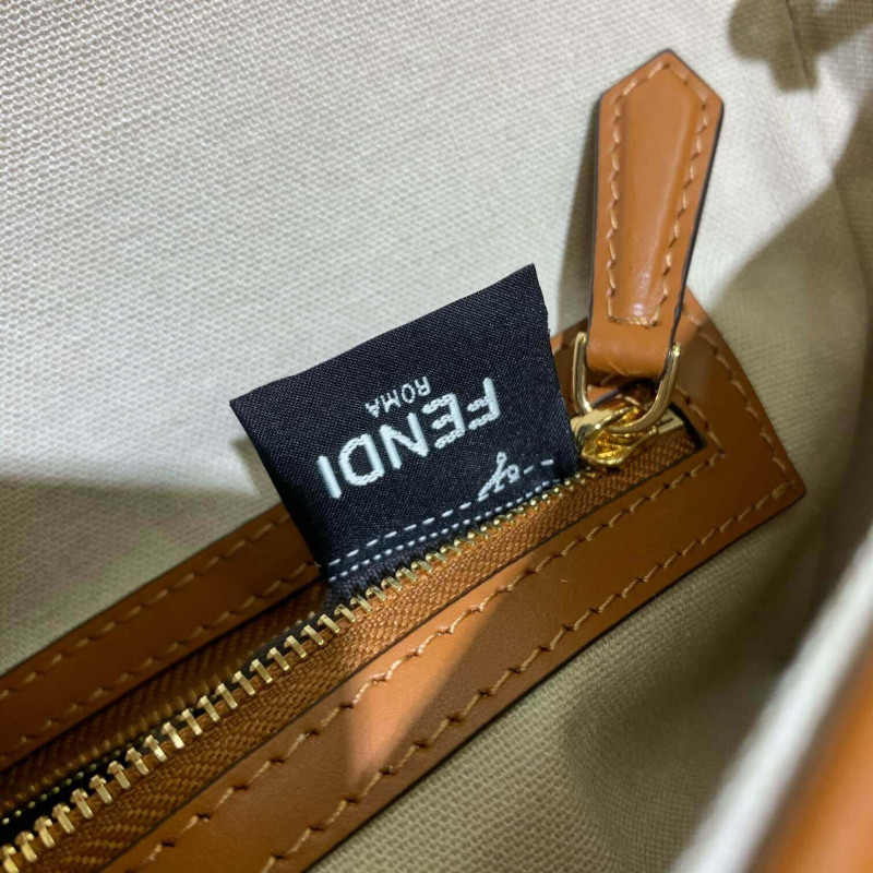 Fendi Bolsauette en Beige Canvas 8BR600-7