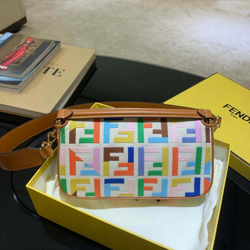 Fendi Bolsauette en Beige Canvas 8BR600-10