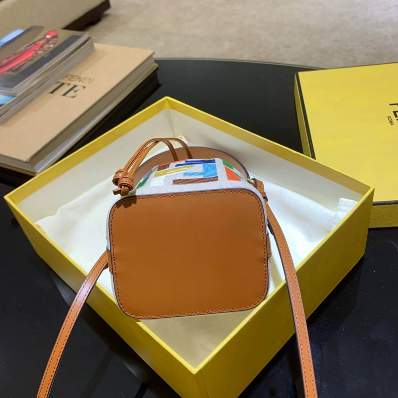 Fendi Mon Tresor Bolsa en Beige Canvas 8BS010-5