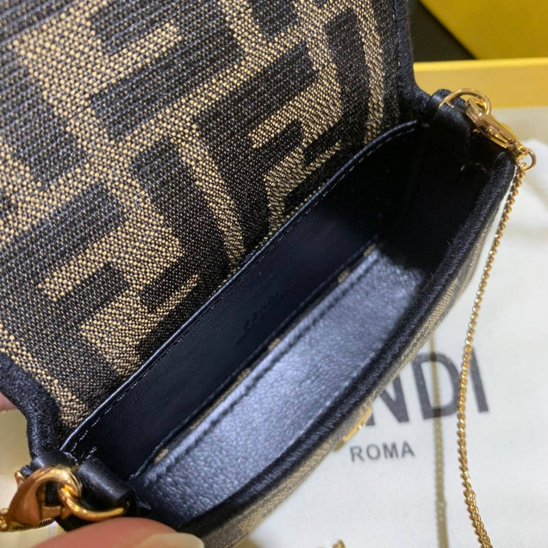 Fendi Nano Bolsauette Charm en tela marrón 7ar844-6