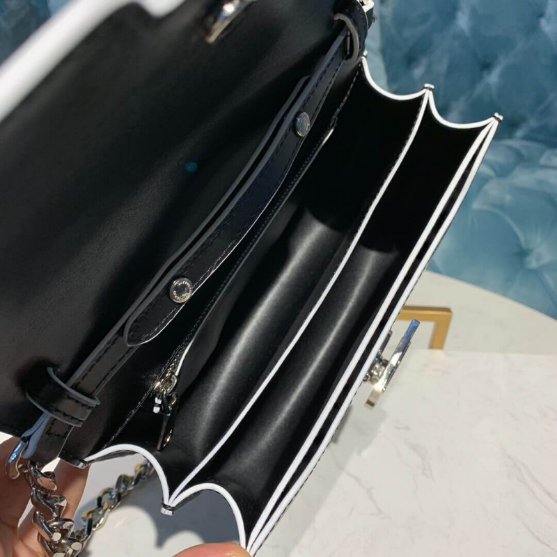 Burberry Small Plain Leather TB Bolsa 80124761-7