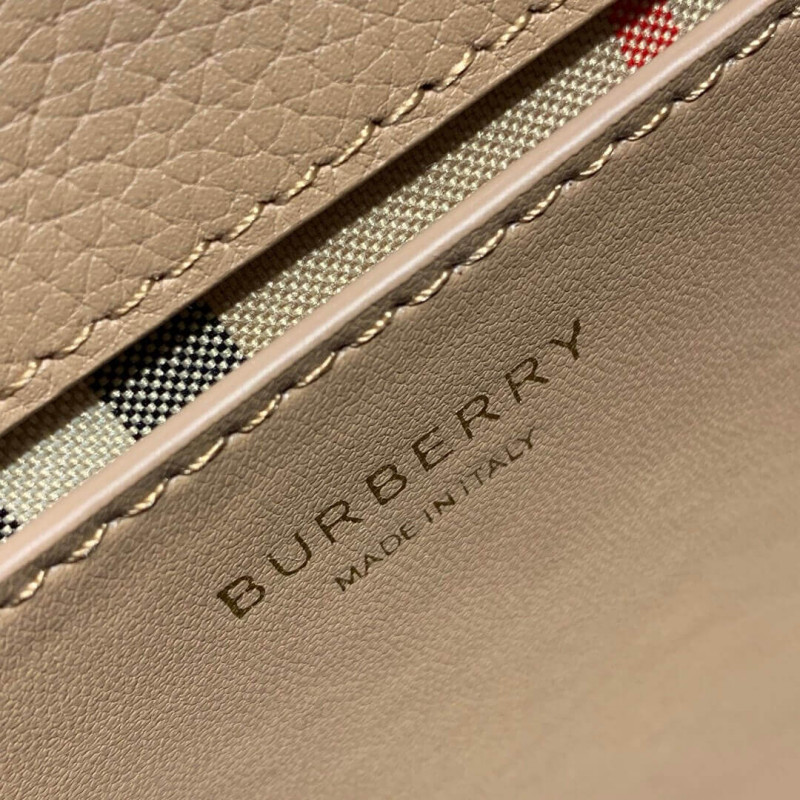 Burberry Grainy Leather Note Crossbody Bolsa 80219061-7