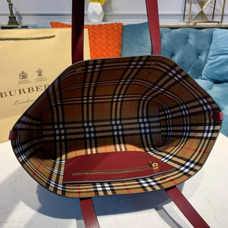 Burberry Small En relieve Crest Leather Tote 40802081-8