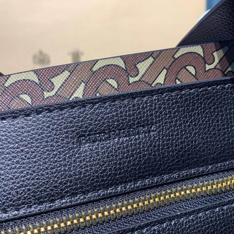 Monograma de burberry Motif Motif Tote 80196121-6