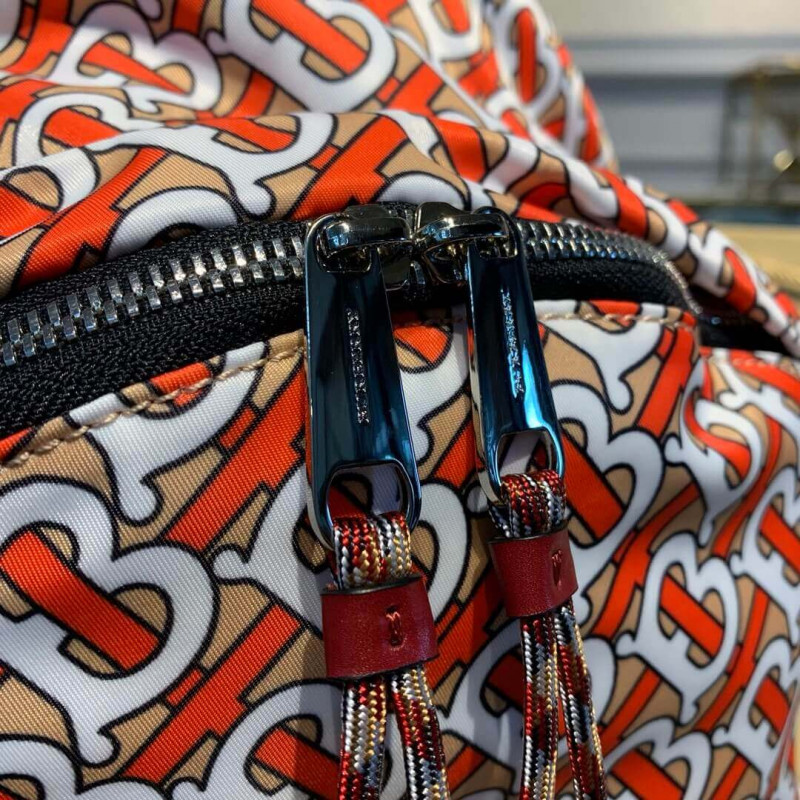 Burberry Monogram Print Nylon Mochila 80161071-5