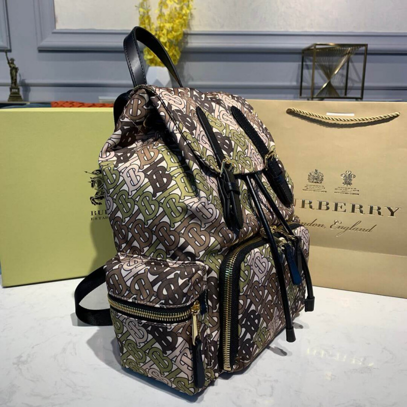 Burberry La mochila mediana en monograma impreso nylon 80118051-1