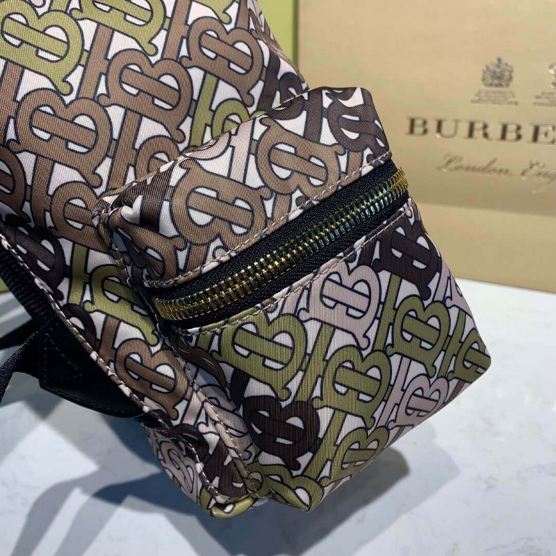 Burberry La mochila mediana en monograma impreso nylon 80118051-5
