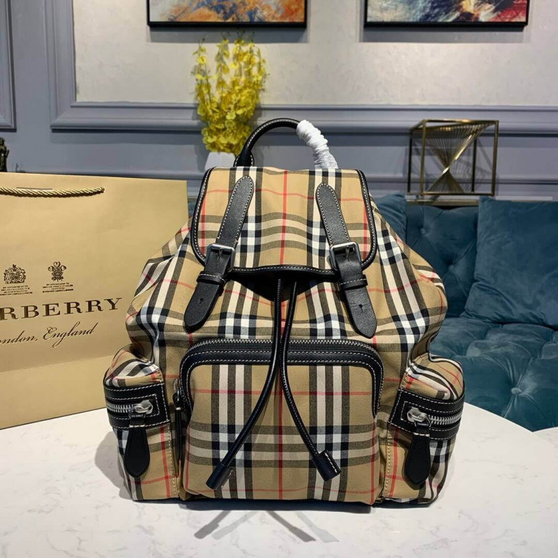 Burberry el mochila de cuerpo cruzado mediano en la verificación vintage 40731121-1