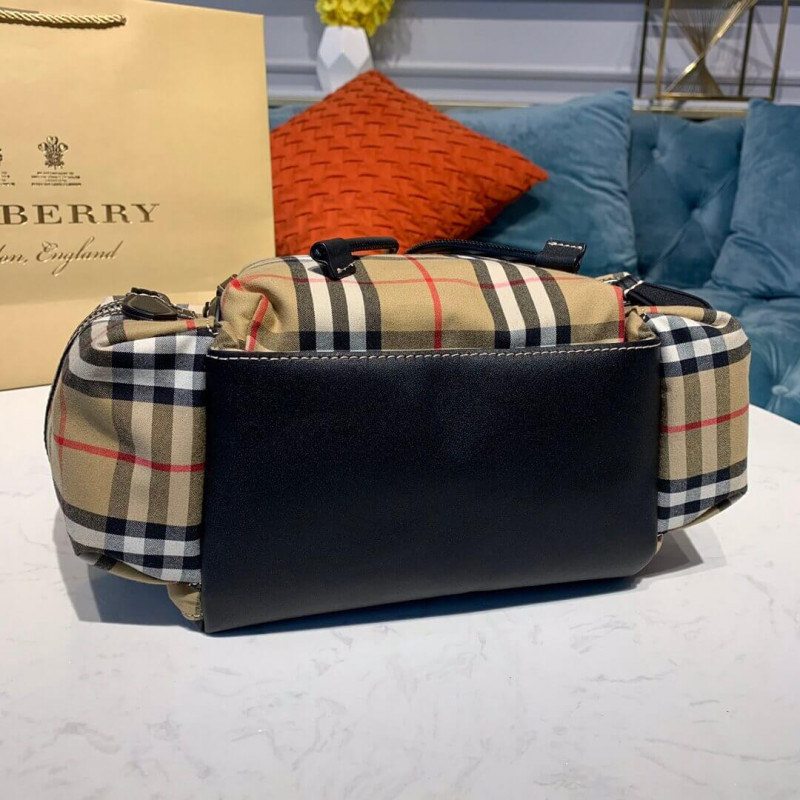 Burberry el mochila de cuerpo cruzado mediano en la verificación vintage 40731121-3