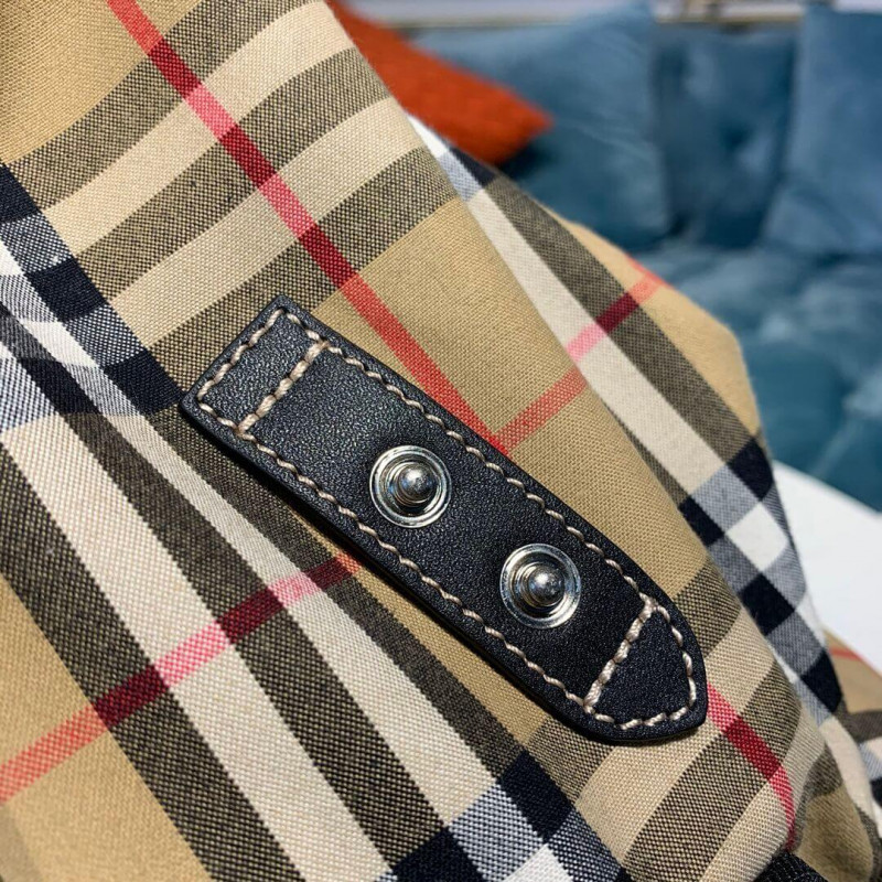 Burberry el mochila de cuerpo cruzado mediano en la verificación vintage 40731121-6