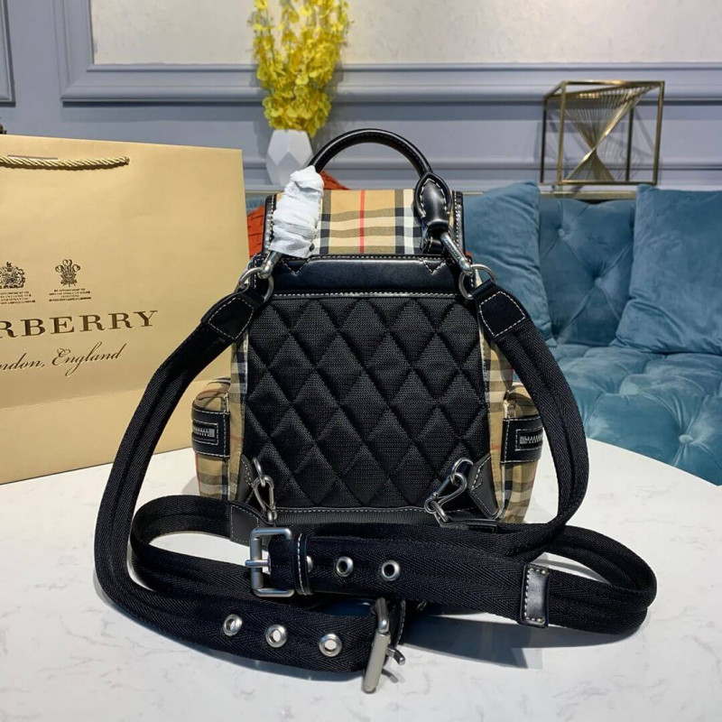 Burberry La pequeña mochila cruzada en la verificación vintage 40731111-1