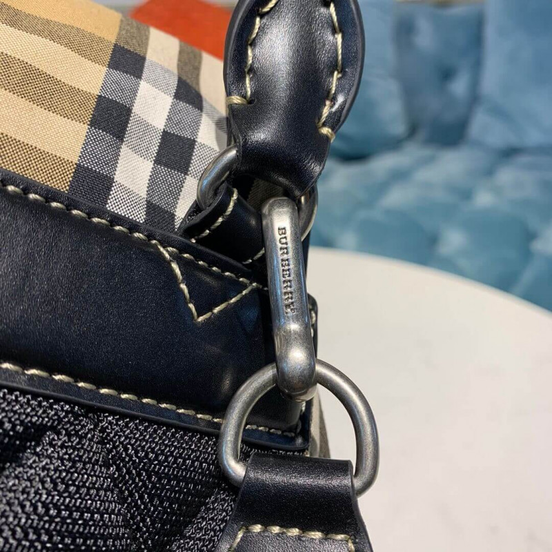 Burberry La pequeña mochila cruzada en la verificación vintage 40731111-5