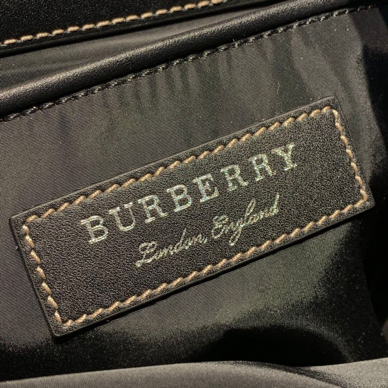 Burberry La pequeña mochila cruzada en la verificación vintage 40731111-7